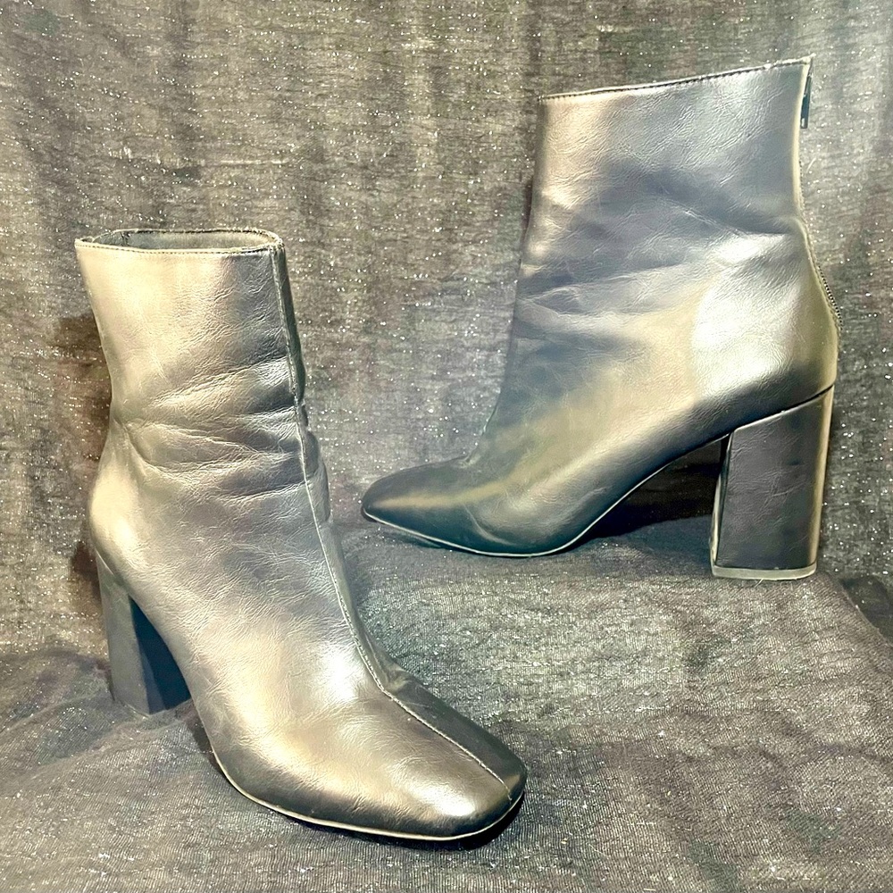 Sleek ankle boots